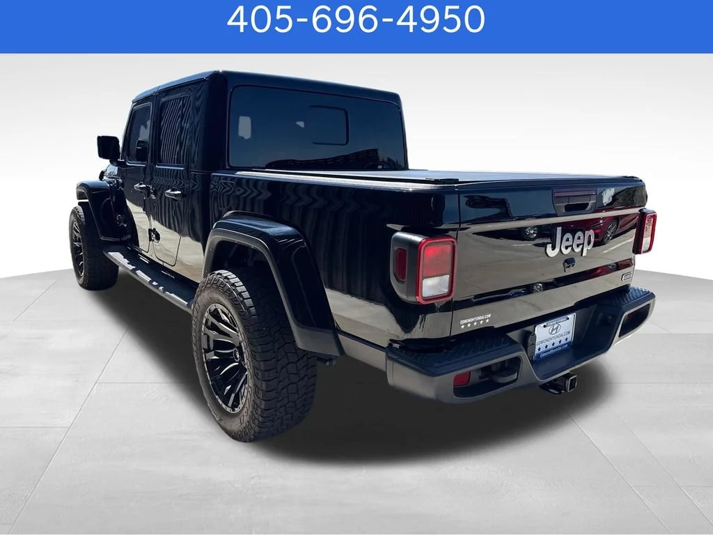 Pre-Owned 2022 Jeep Gladiator Overland