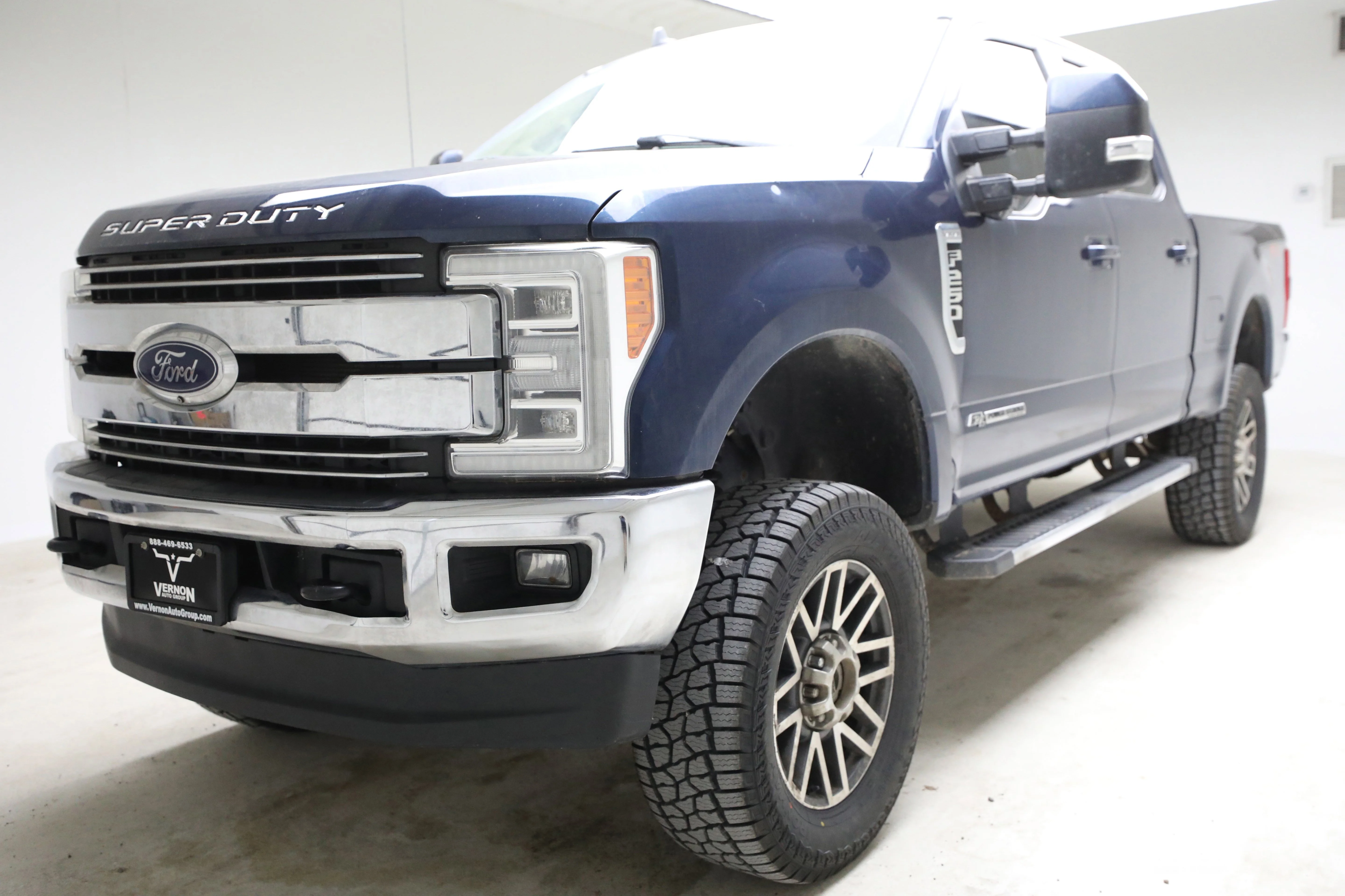Pre-Owned 2019 Ford Super Duty F-250 Lariat Crew Cab 4x4 Fx4