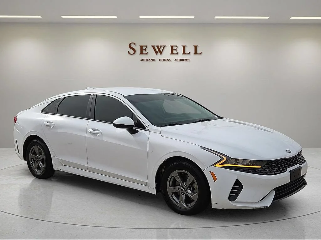 Used 2021 White Kia LXS image 6