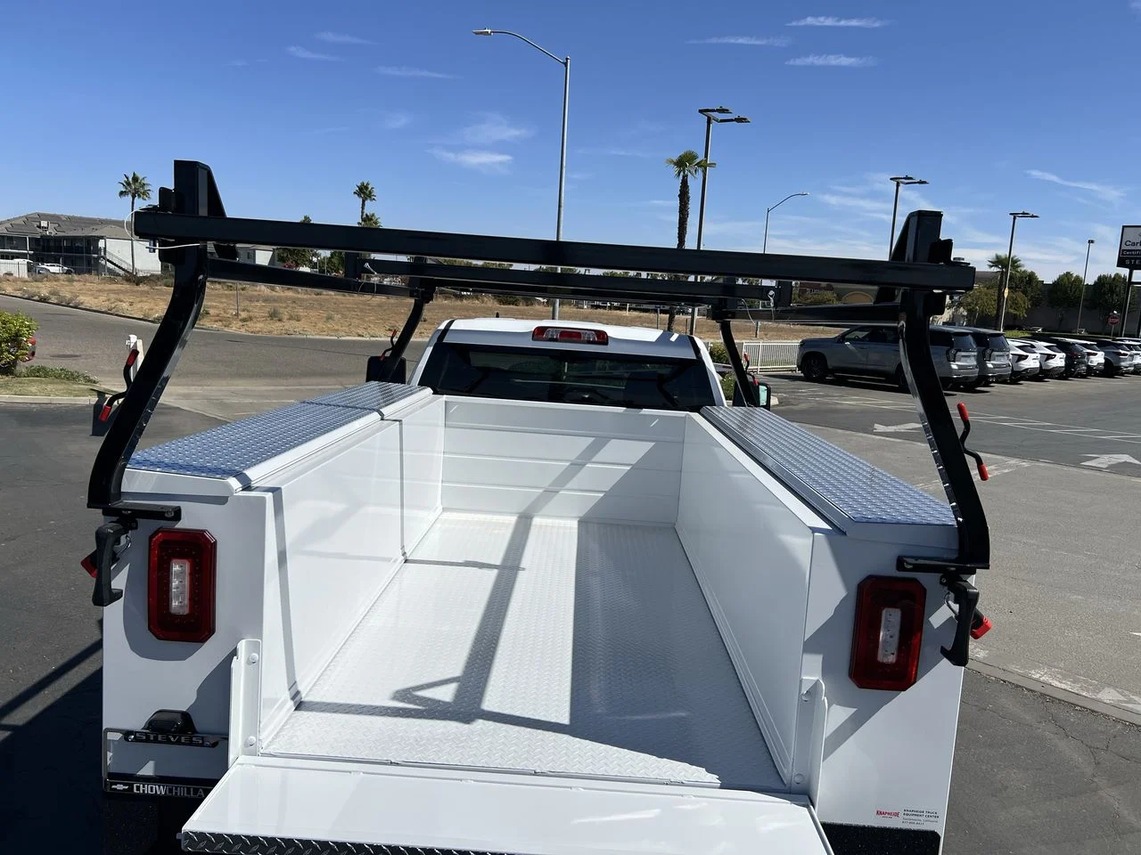 New 2026 Summit White Chevrolet WT image 25