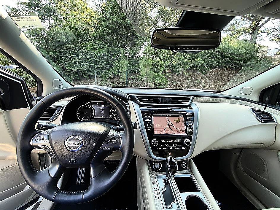 Used 2019 Pearl White Tricoat Nissan SL image 18