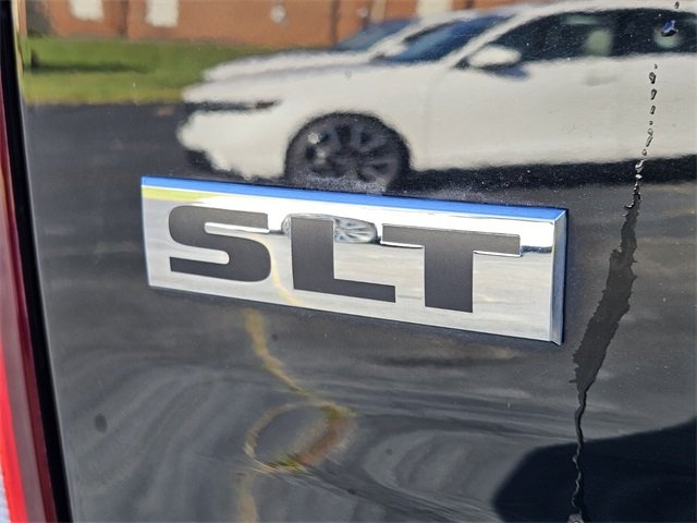 2023 Ram 1500 Classic SLT photo 4