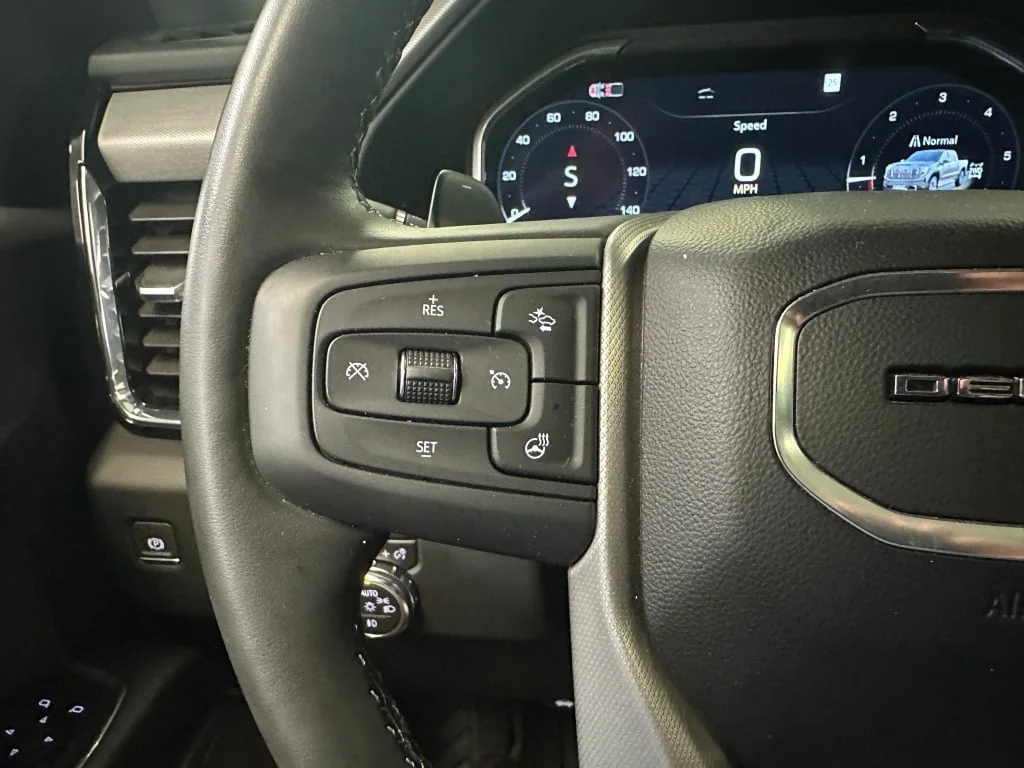 Used 2024 White Frost Tricoat GMC Denali image 12