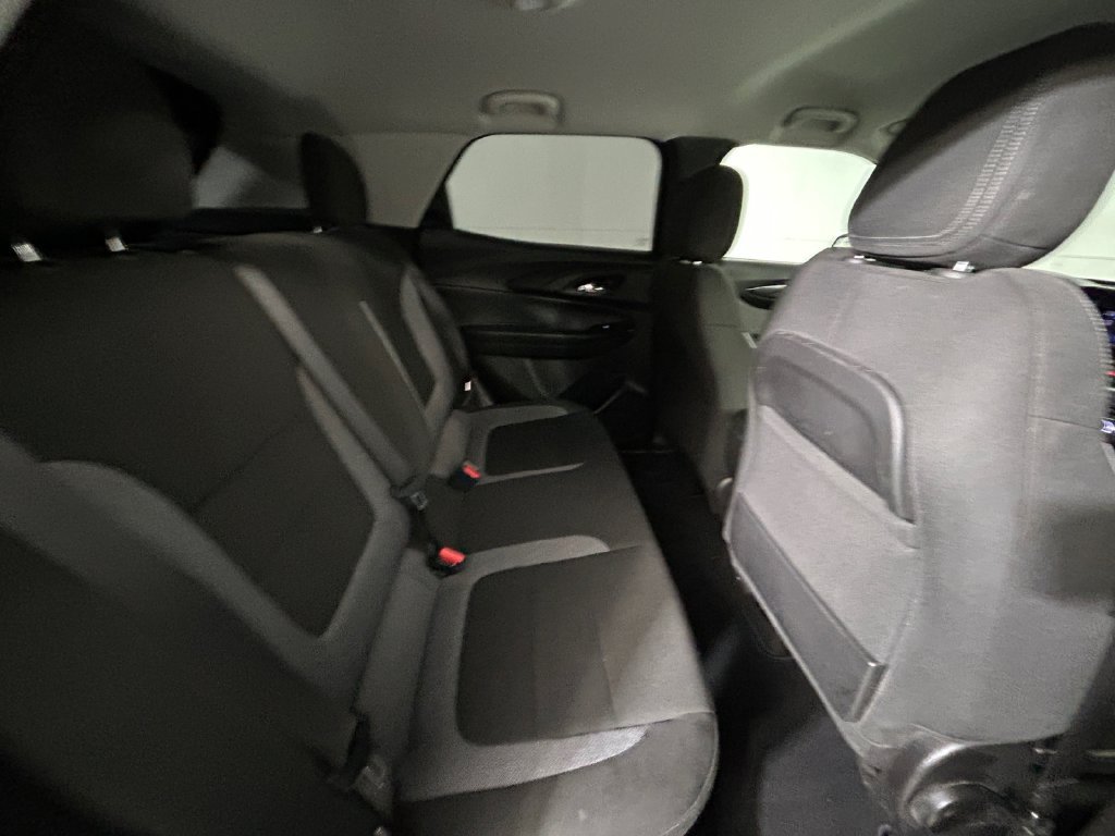 Used 2025 Gray Chevrolet LT image 17
