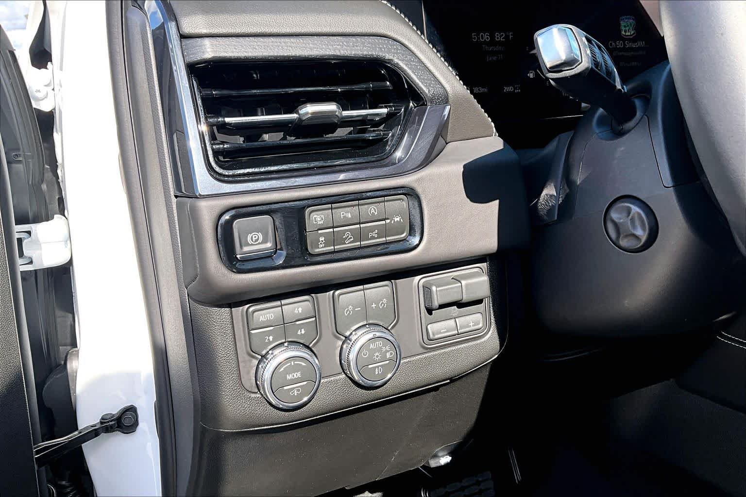 Used 2026 Summit White GMC AT4 Ultimate image 36