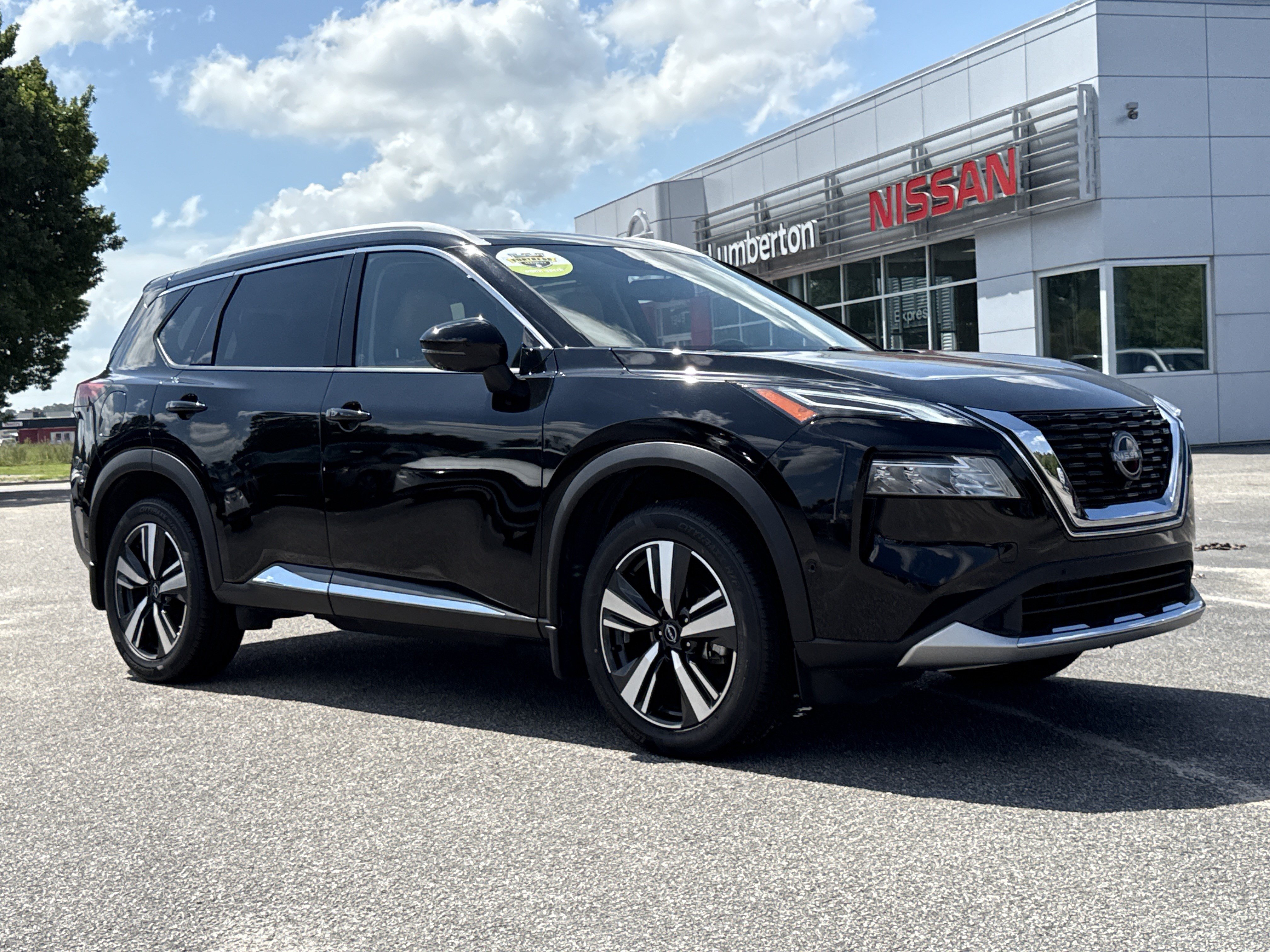 Used 2023 Super Black Nissan Platinum image 34