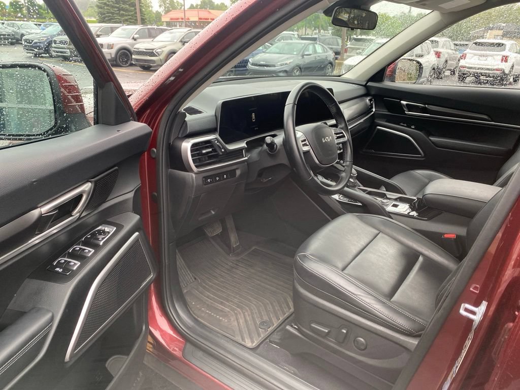Used 2024 Dawning Red Kia S image 18