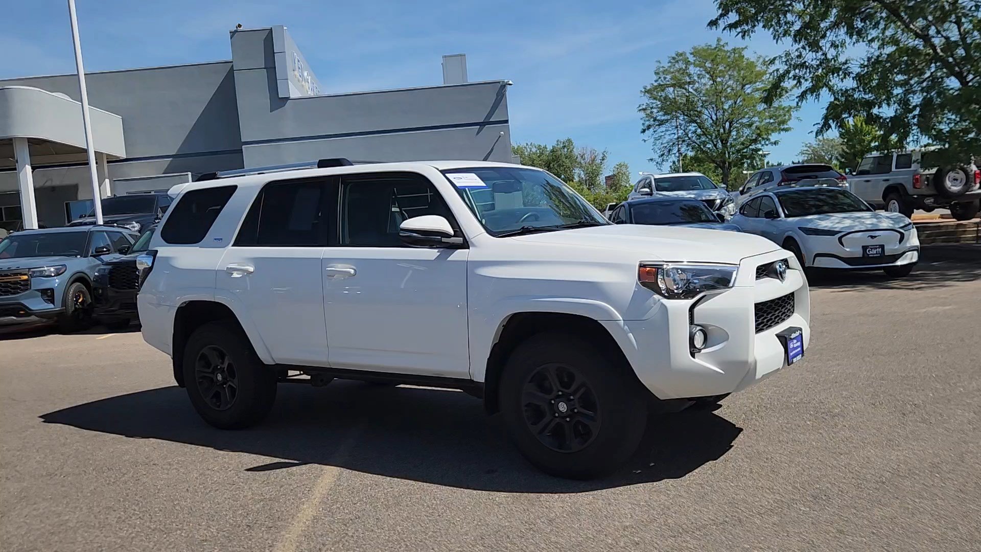 Used 2019 Super White Toyota SR5 image 7