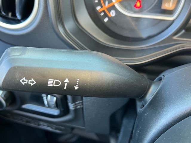 2025 Jeep Wrangler 4-Door Sahara - Photo 17