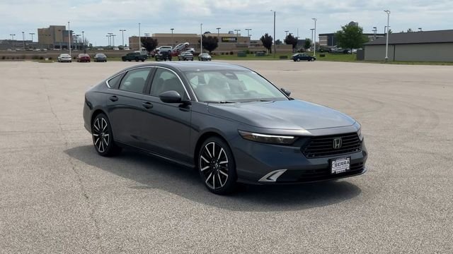 New 2026 Meteorite Gray Metallic Honda Touring image 3