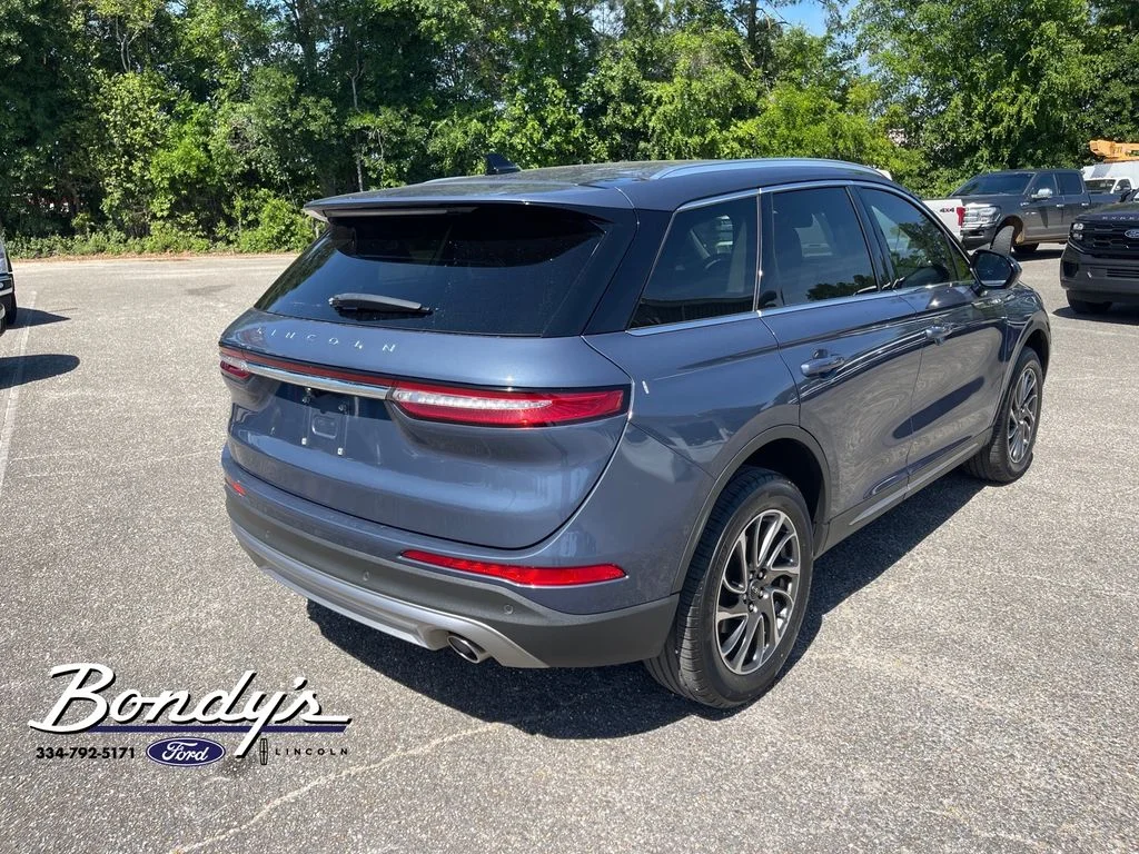 Used 2022 Blue Metallic Lincoln Standard image 15