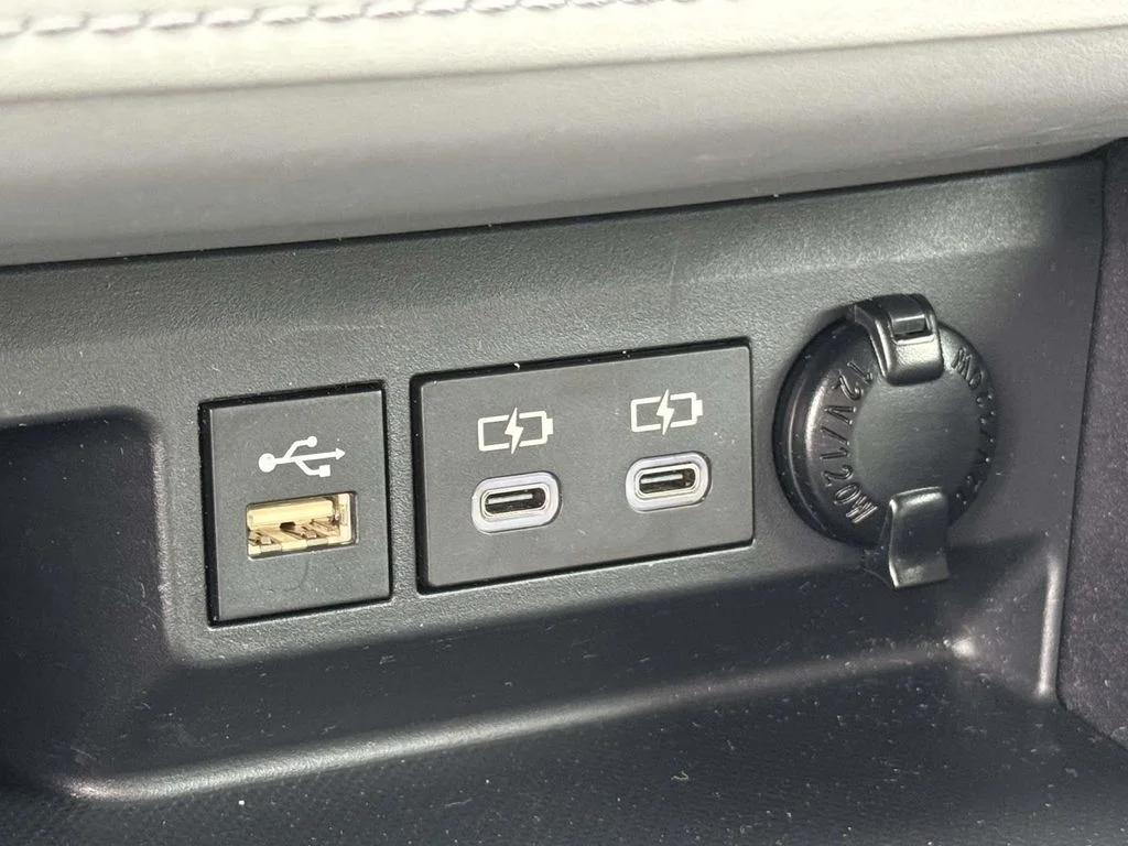 Used 2023  Toyota XLE image 21