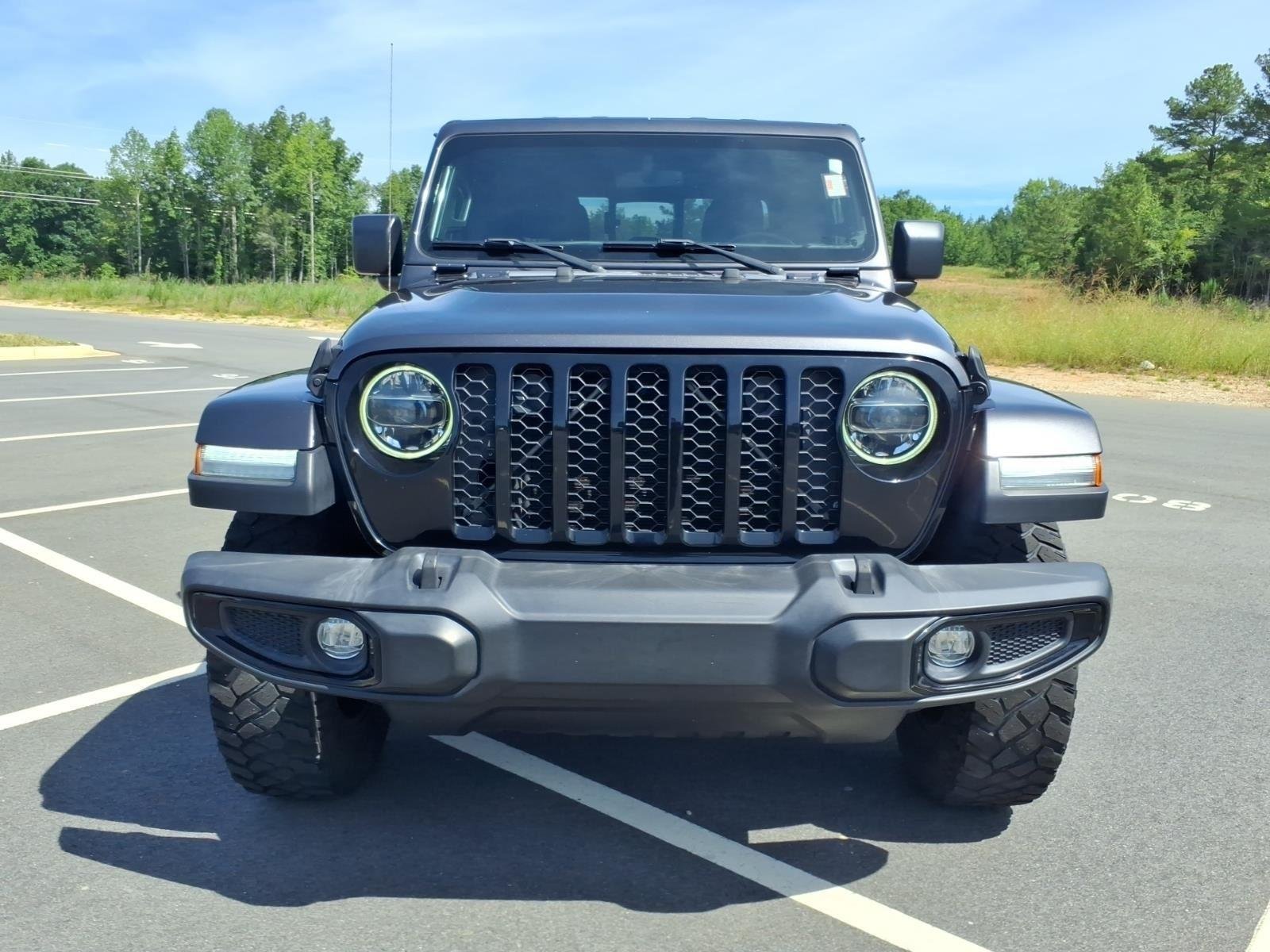 Used 2022 Granite Crystal Metallic Clearcoat Jeep Willys image 14