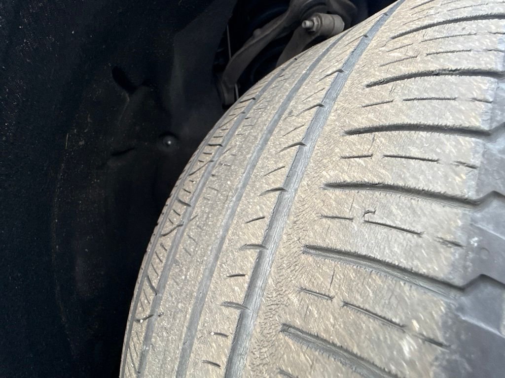 Used 2023 White Jeep Limited image 4