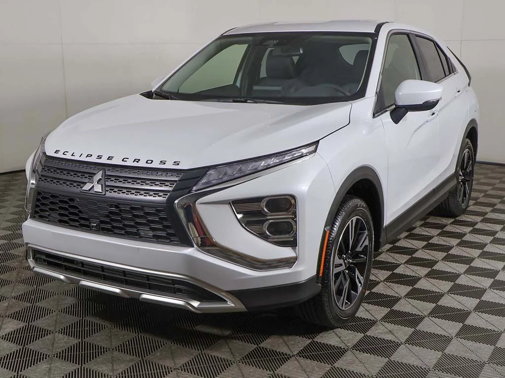 New 2026 White Mitsubishi SE image 8