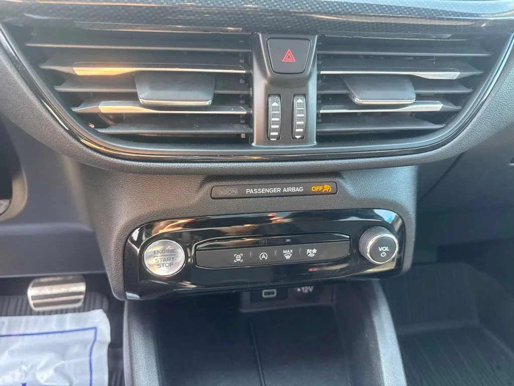 Used 2024 White Metallic Ford ST-Line image 20