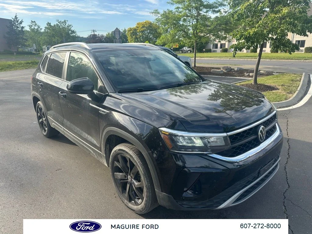2022 Volkswagen Taos 1.5T SE 4Motion's photo