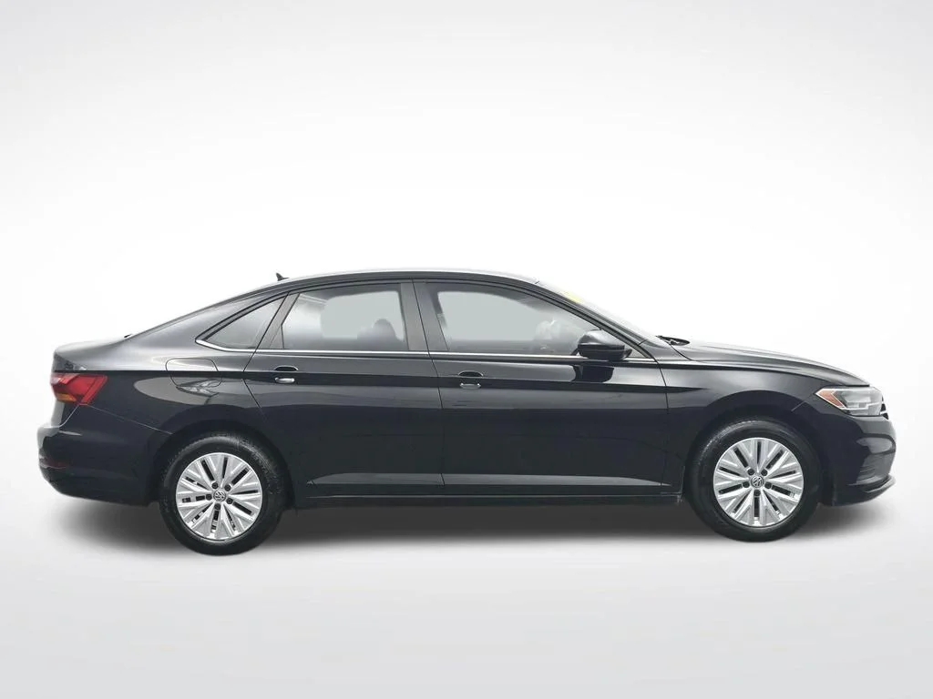 Used 2019 Black Volkswagen 1.4T S image 4