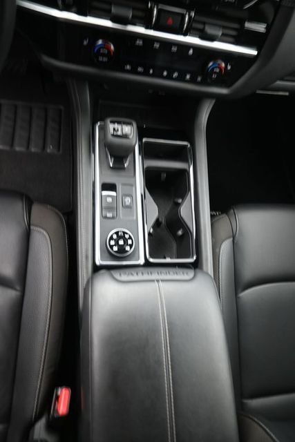 Used 2025 Gray Nissan SL image 31