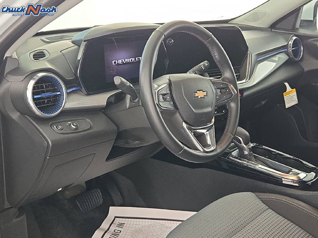 2025 Chevrolet Trax LT - Photo 16