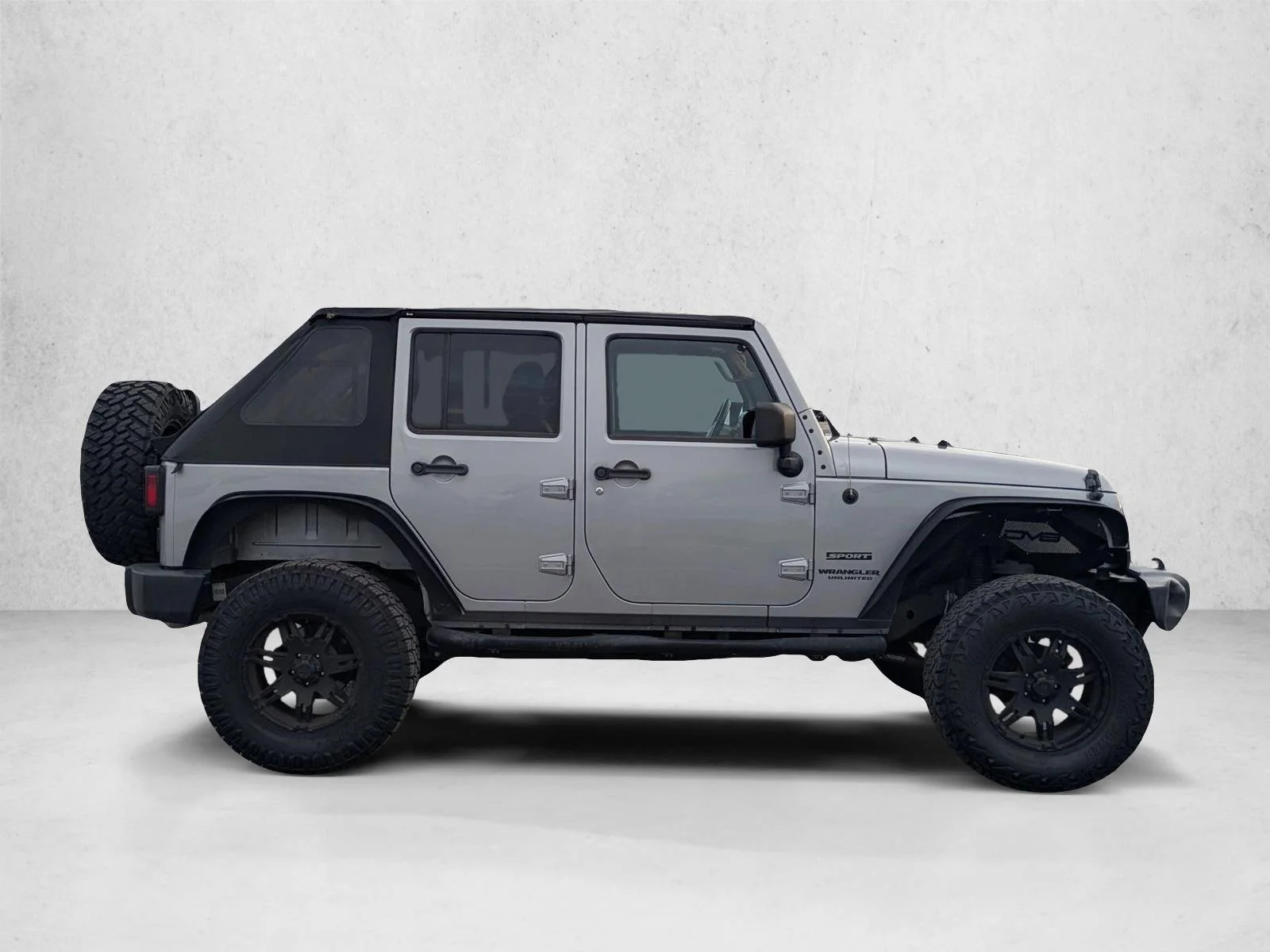 Used 2014 Billet Metallic Clearcoat Jeep Sport image 4