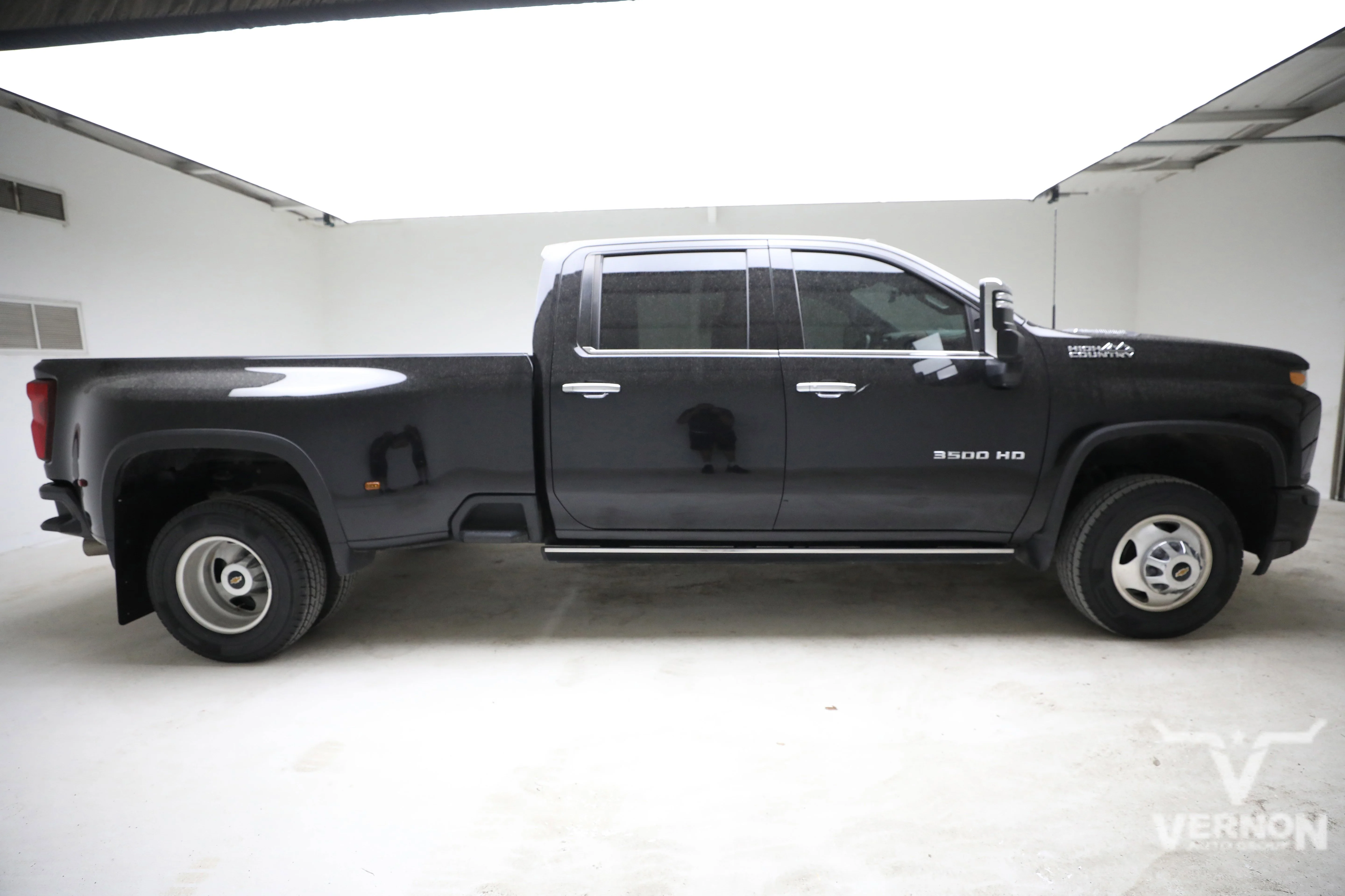 Pre-Owned 2023 Chevrolet Silverado 3500HD DRW High Country Crew Cab 4x4