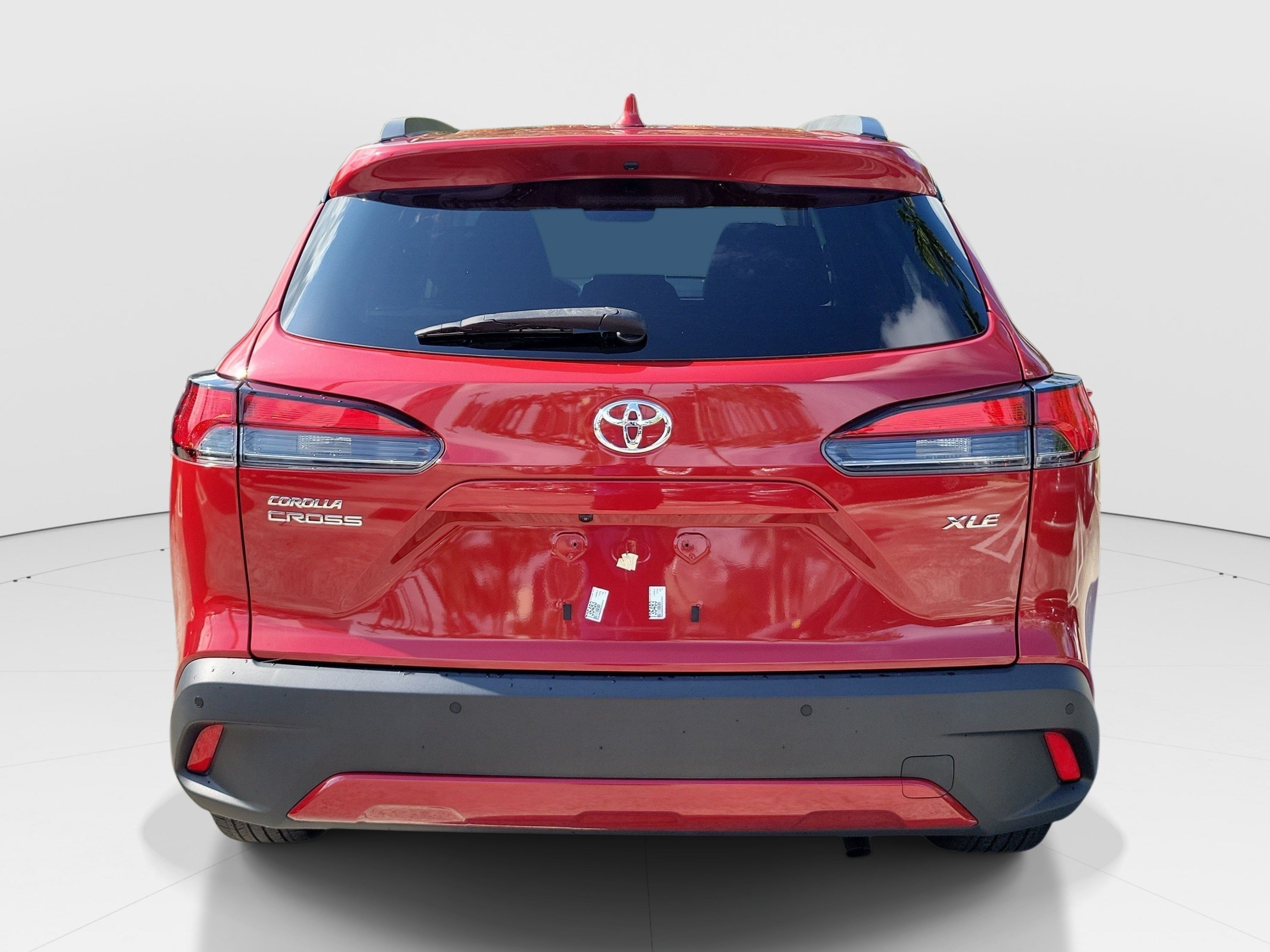 Used 2022 Barcelona Red Metallic Toyota XLE image 6