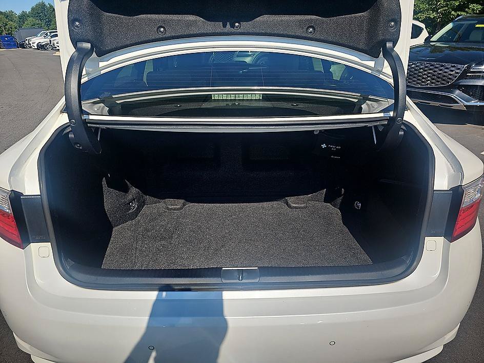 Used 2015 Starfire Pearl Lexus Hybrid image 32