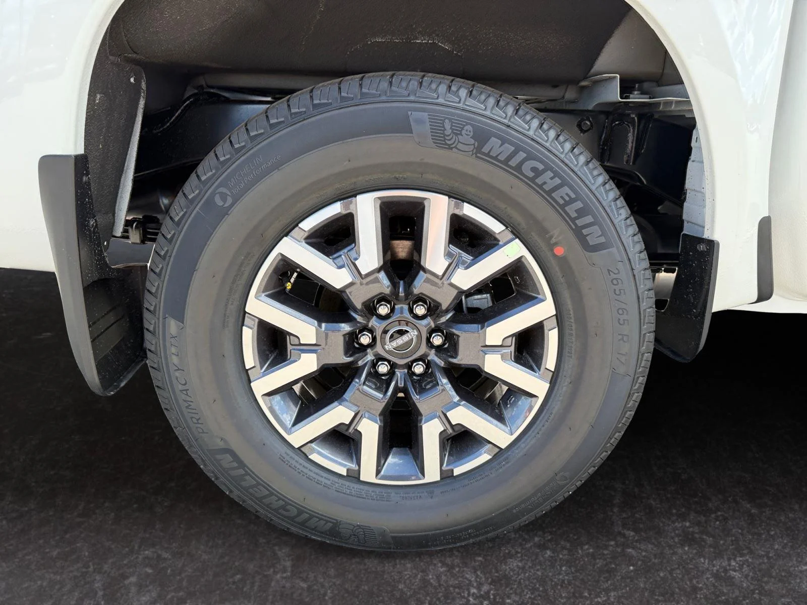 New 2026 GLACIER WHITE NISSAN CREW CAB 4X4 SV image 27
