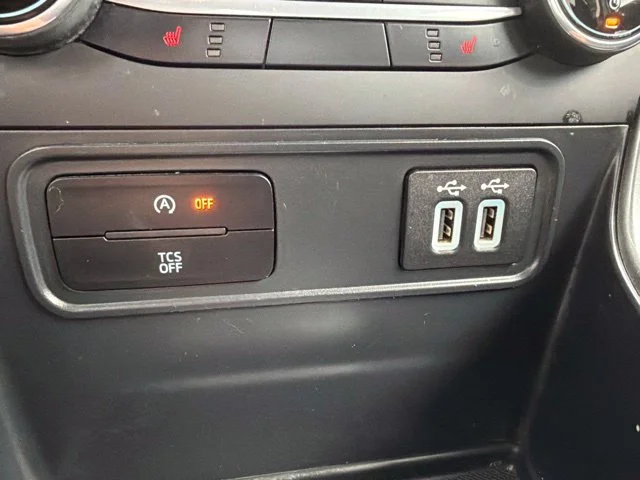 Used 2021 Black Ford SE image 21