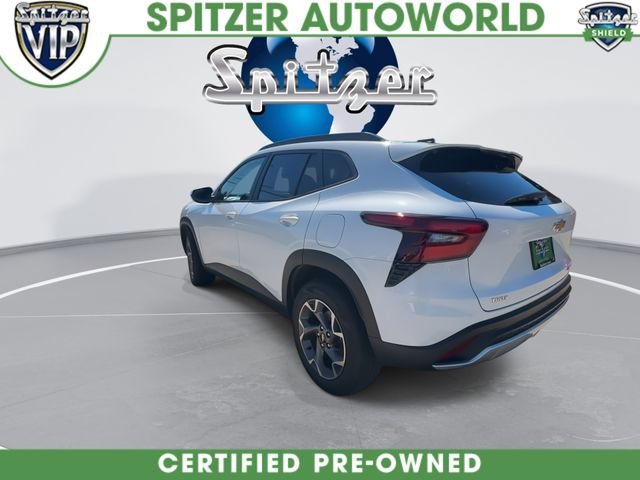 Used 2024 Summit White Chevrolet LT image 7