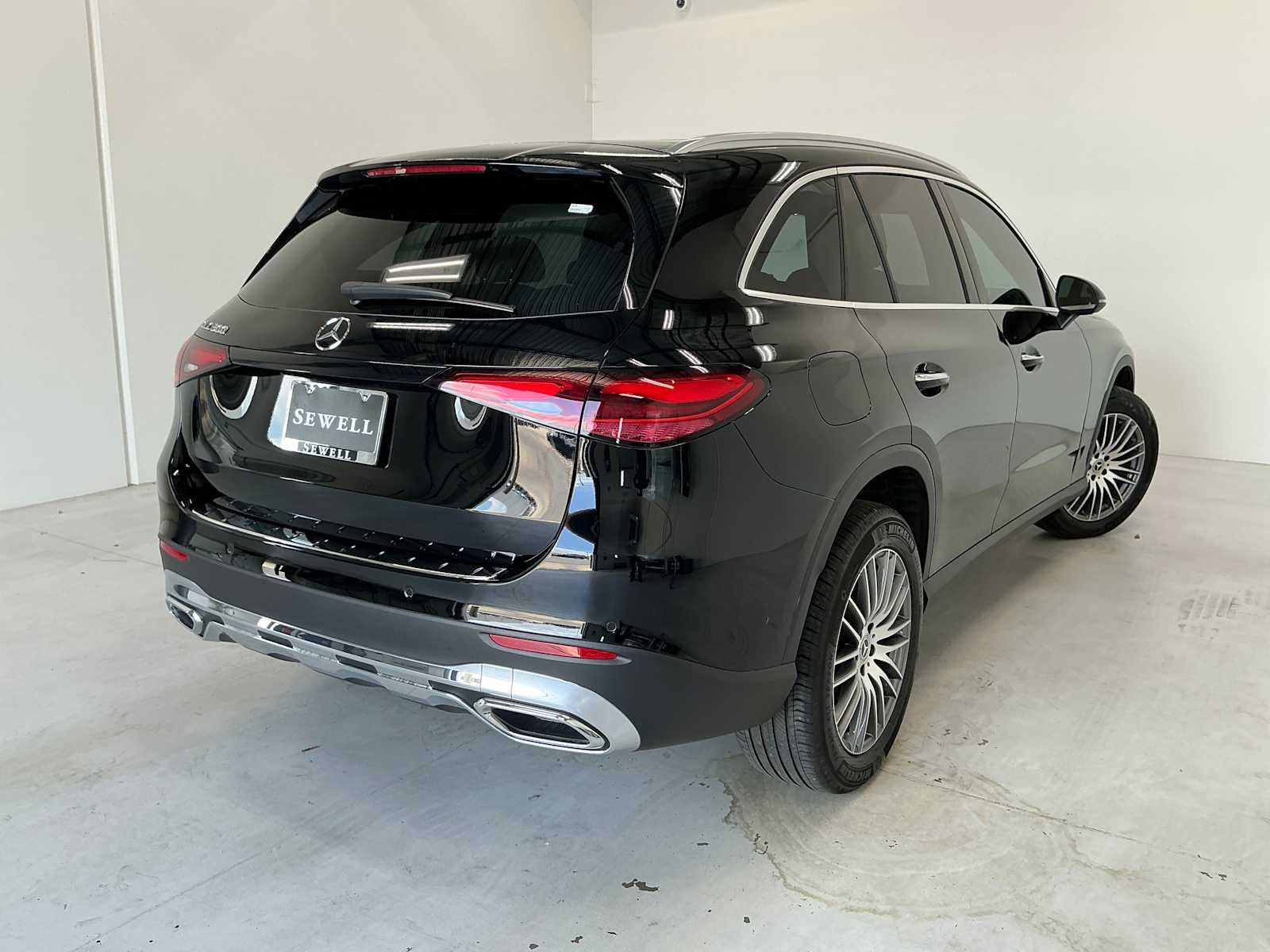 Certified Used 2026 Black Mercedes-Benz GLC 300 image 8