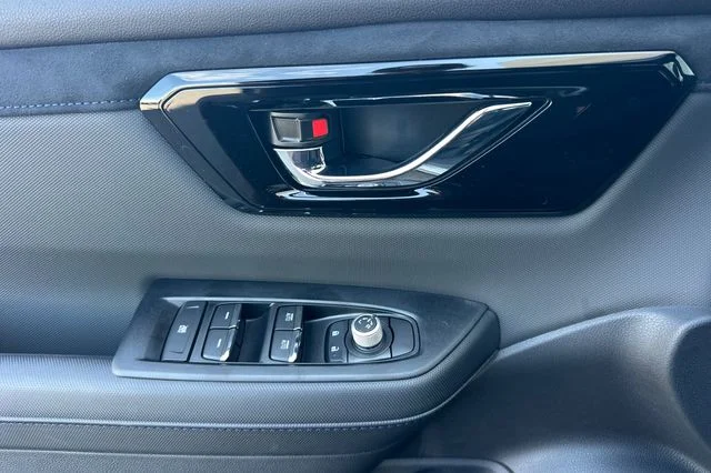 New 2026 ICE SILVER METALLIC Subaru Limited Hybrid image 8