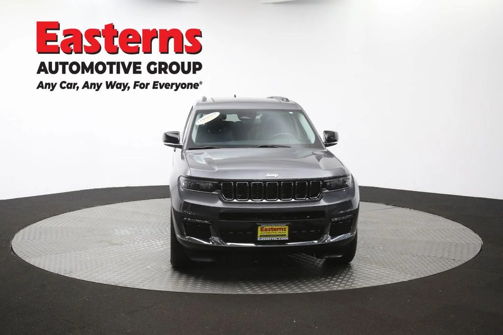 Used 2022 Gray Jeep Limited image 56