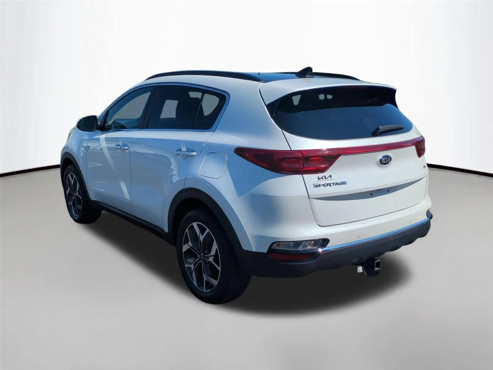 Used 2022 Snow White Pearl Kia EX image 3