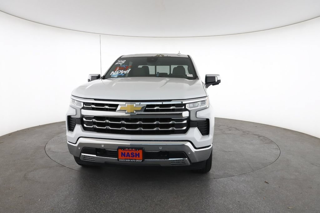 Used 2023 Iridescent Pearl Tricoat Chevrolet LTZ image 4