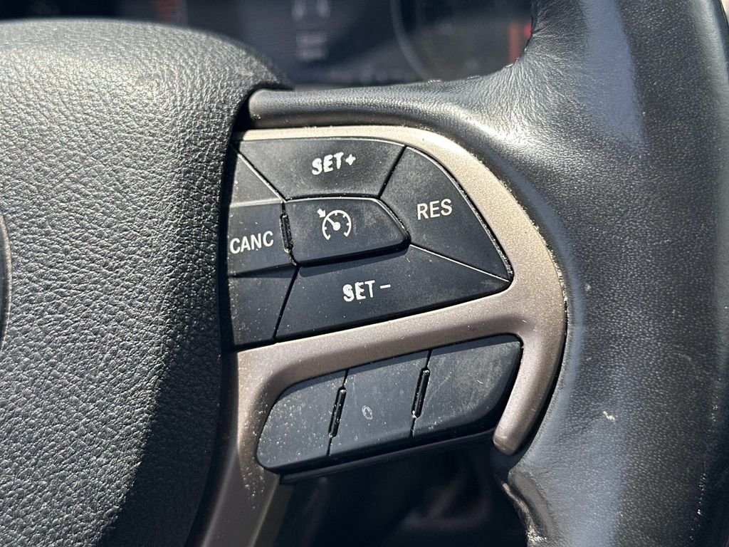 Used 2016 Green Jeep Limited image 26