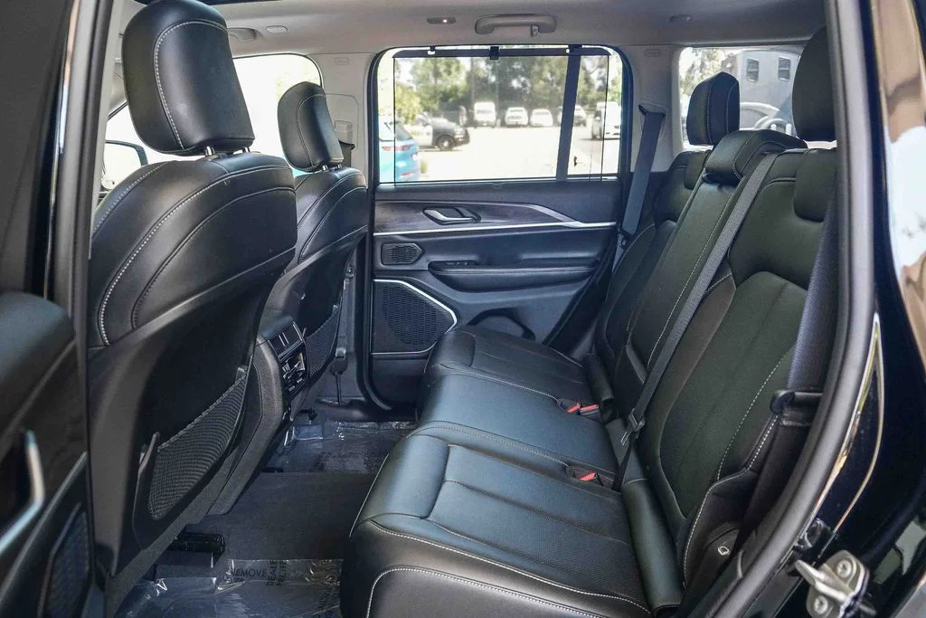 Used 2023 Black Jeep 4xe image 18