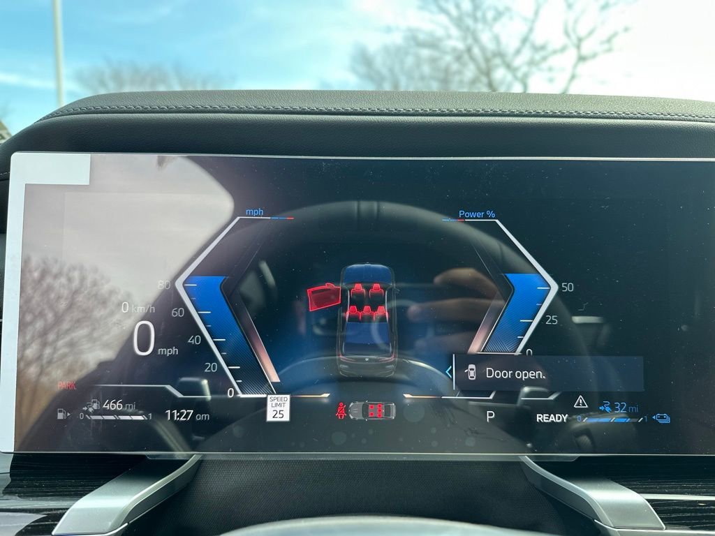 New 2026 Black Sapphire Metallic BMW 750e xDrive image 29