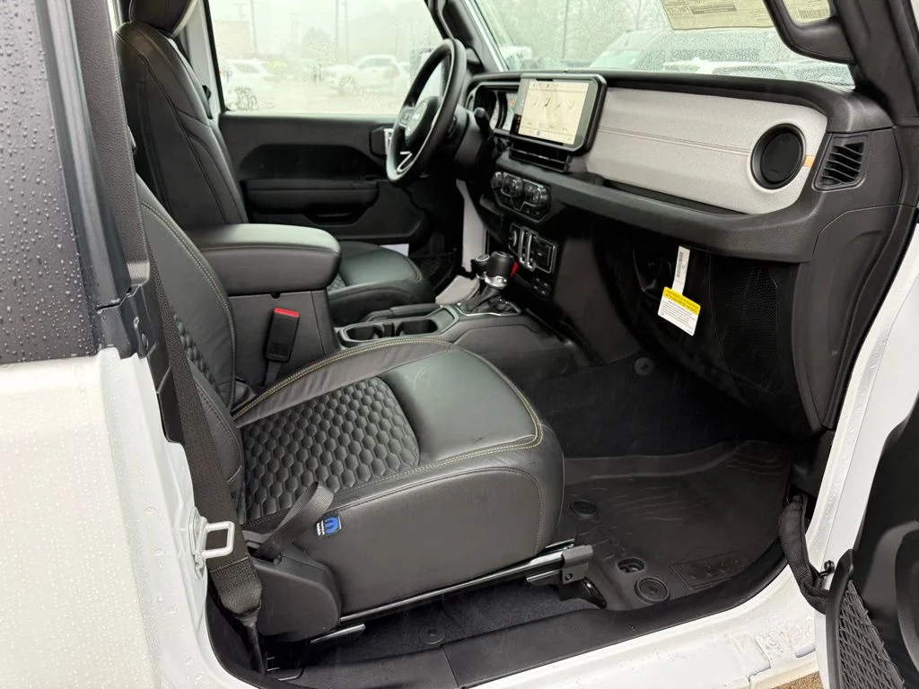 New 2026 Bright White Clear-Coat Exterior Paint Jeep Sport image 18