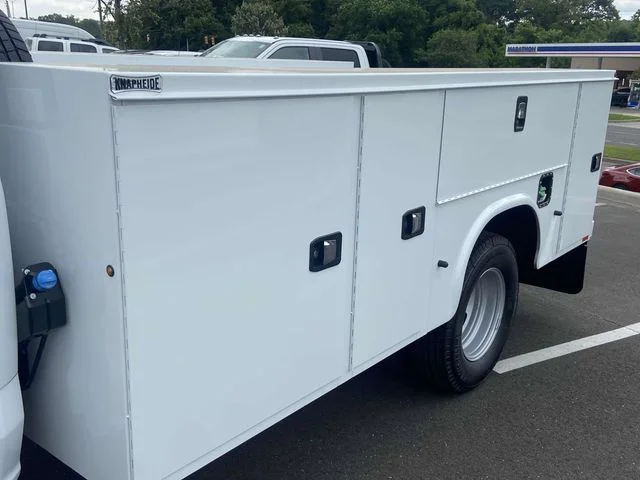2025 Ford F-350 Super Duty Chassis Cab XL - Photo 10