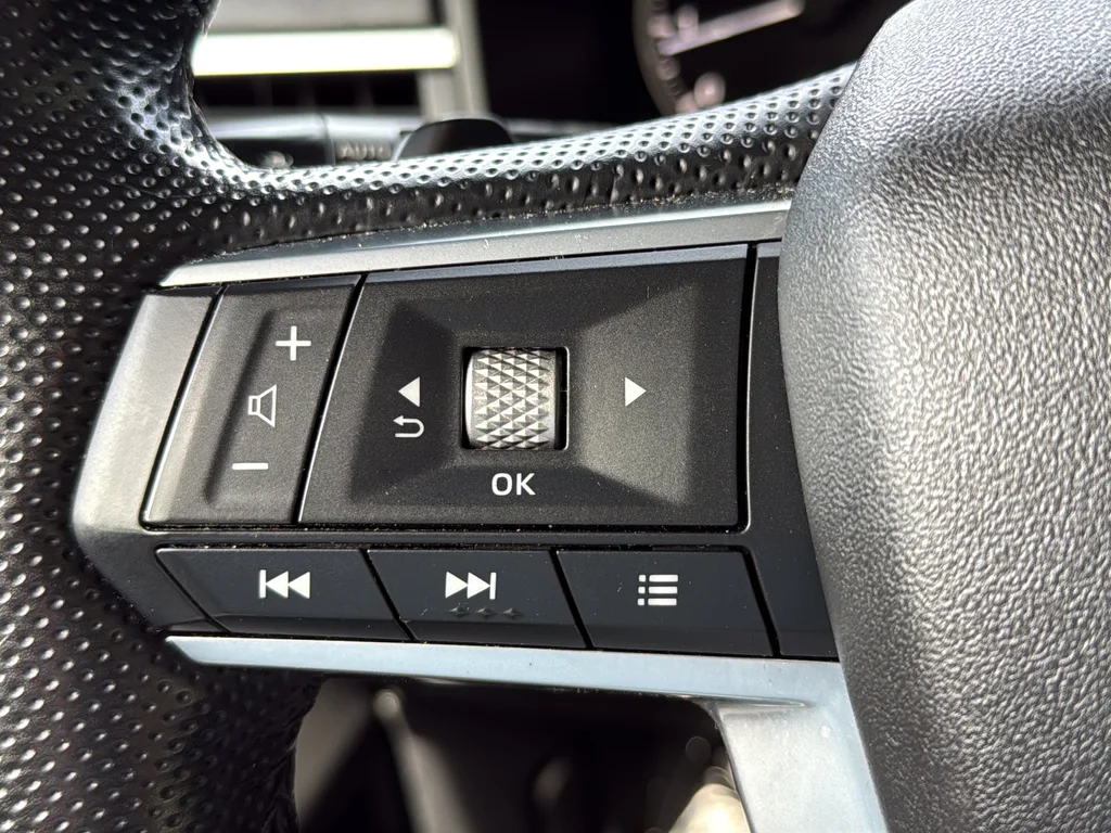 Used 2022 Black Mitsubishi SEL image 31