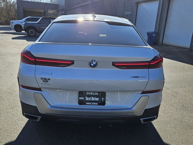Used 2023 Mineral White Metallic BMW xDrive40i image 12