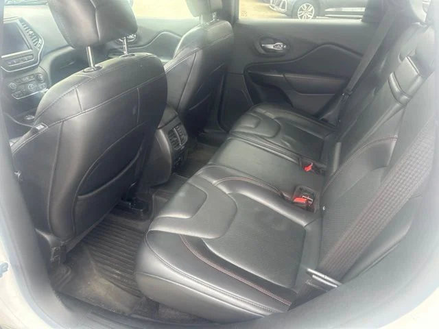 Used 2019 White Jeep Trailhawk image 11