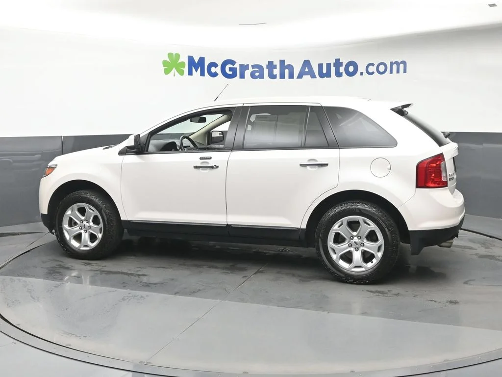 Used 2011 White Ford SEL image 22