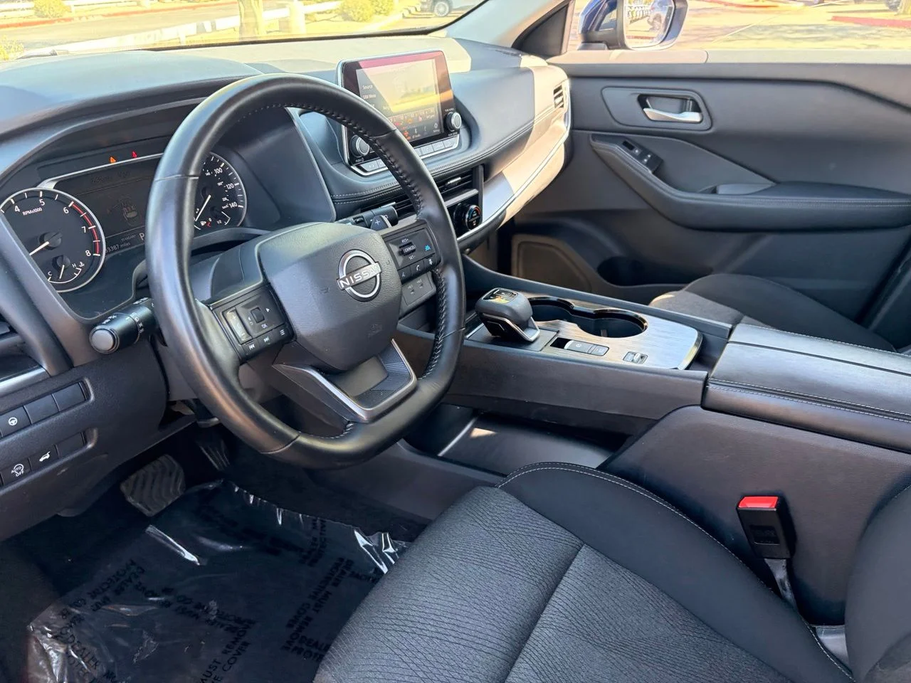 Used 2025 Deep Ocean Blue Pearl Nissan SV image 15