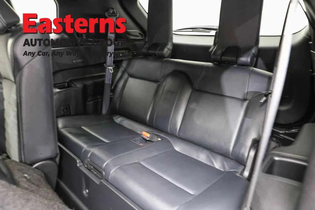 Used 2023 Silver Mitsubishi SE image 26