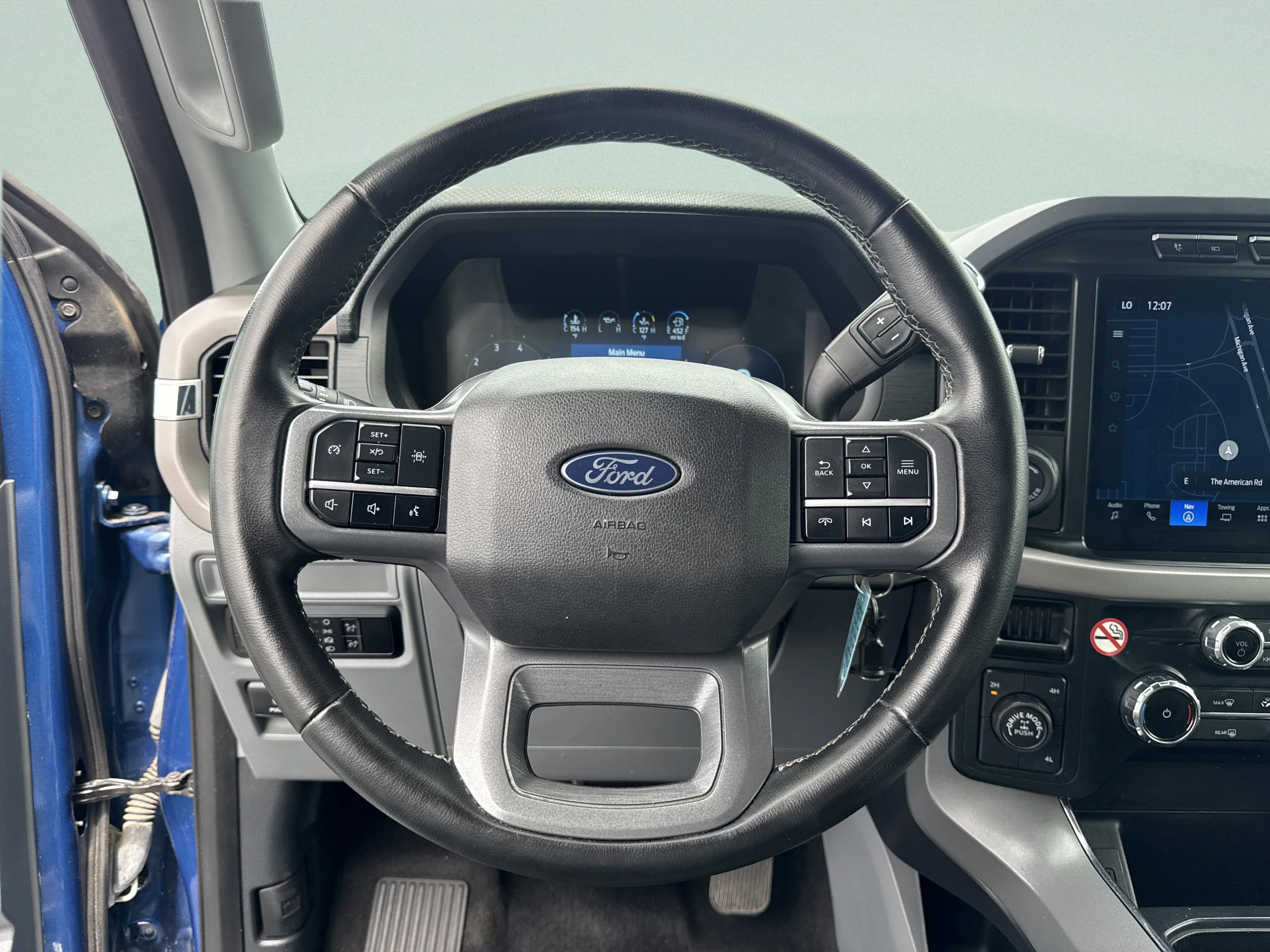 Used 2024 Atlas Blue Metallic Ford XLT image 41