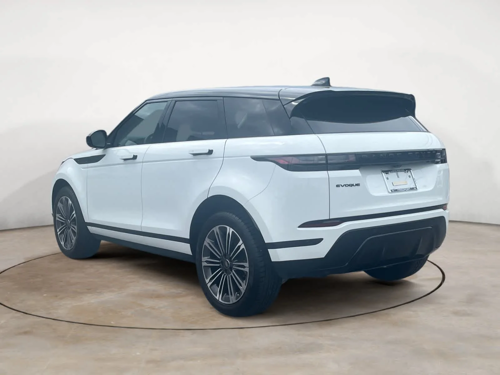 Certified Used 2025 Fuji White Land Rover Core S image 3