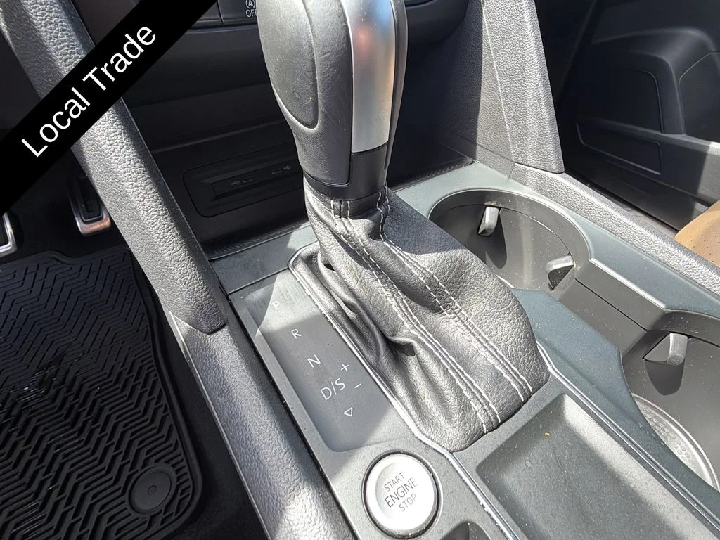 Used 2021 Pure White Volkswagen 3.6L V6 SE w/Technology R-Line image 22